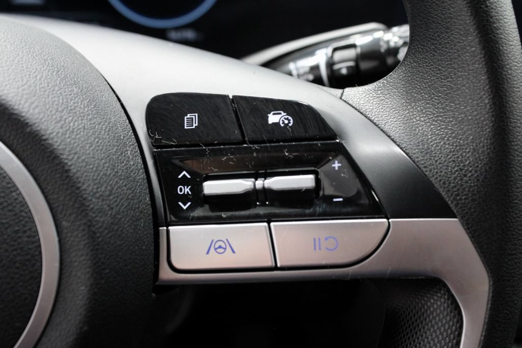 Used 2024 Hyundai Elantra SEL FWD image 31