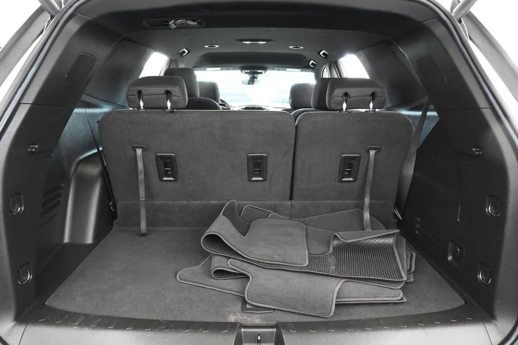 Used 2023 Chevrolet Traverse LT FWD image 35