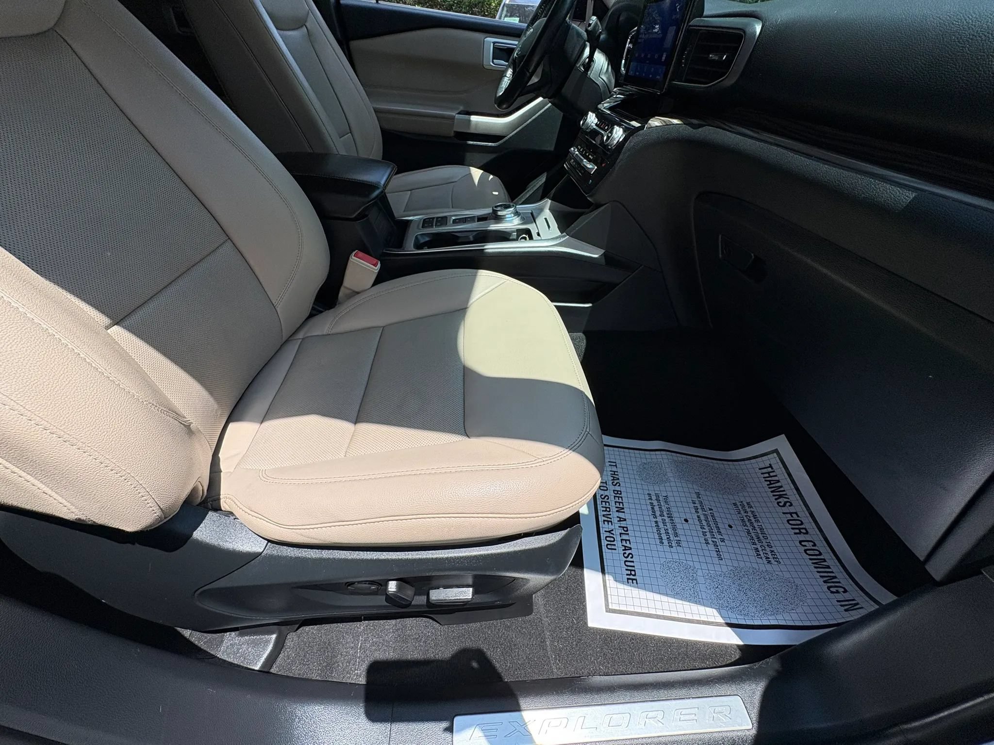 Used 2021 Ford Explorer Limited w/ Equipment Group 301A RWD image 9