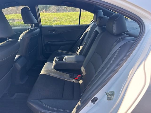 Used 2016 Honda Accord Sport image 11