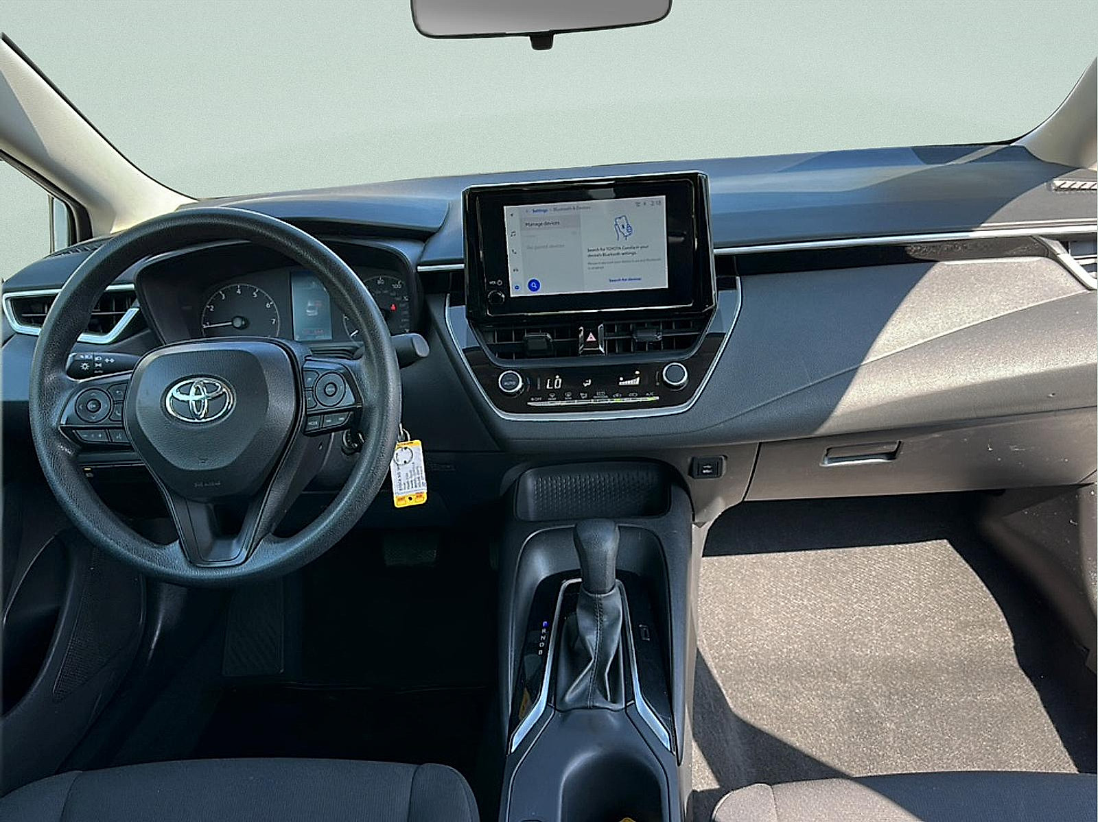 Used 2024 Toyota Corolla LE FWD image 11