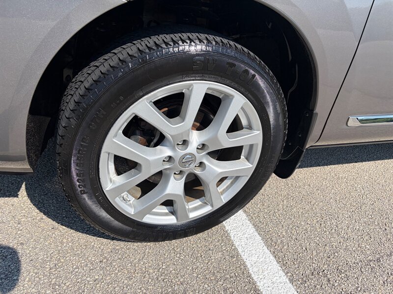 Used 2012 Nissan Rogue SL AWD/4WD image 29