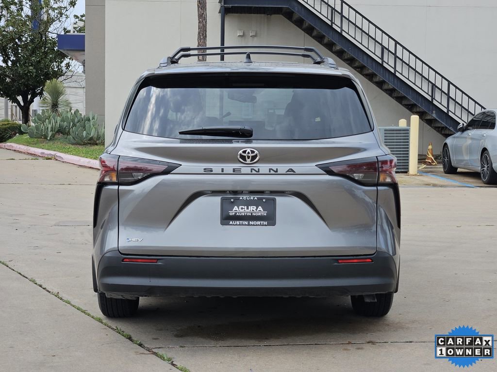 Used 2026 Toyota Sienna LE image 7