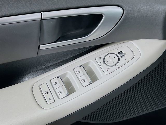 Used 2025 Hyundai Sonata SEL FWD image 9