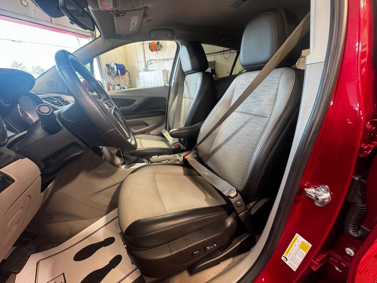 Used 2016 Buick Encore FWD image 15