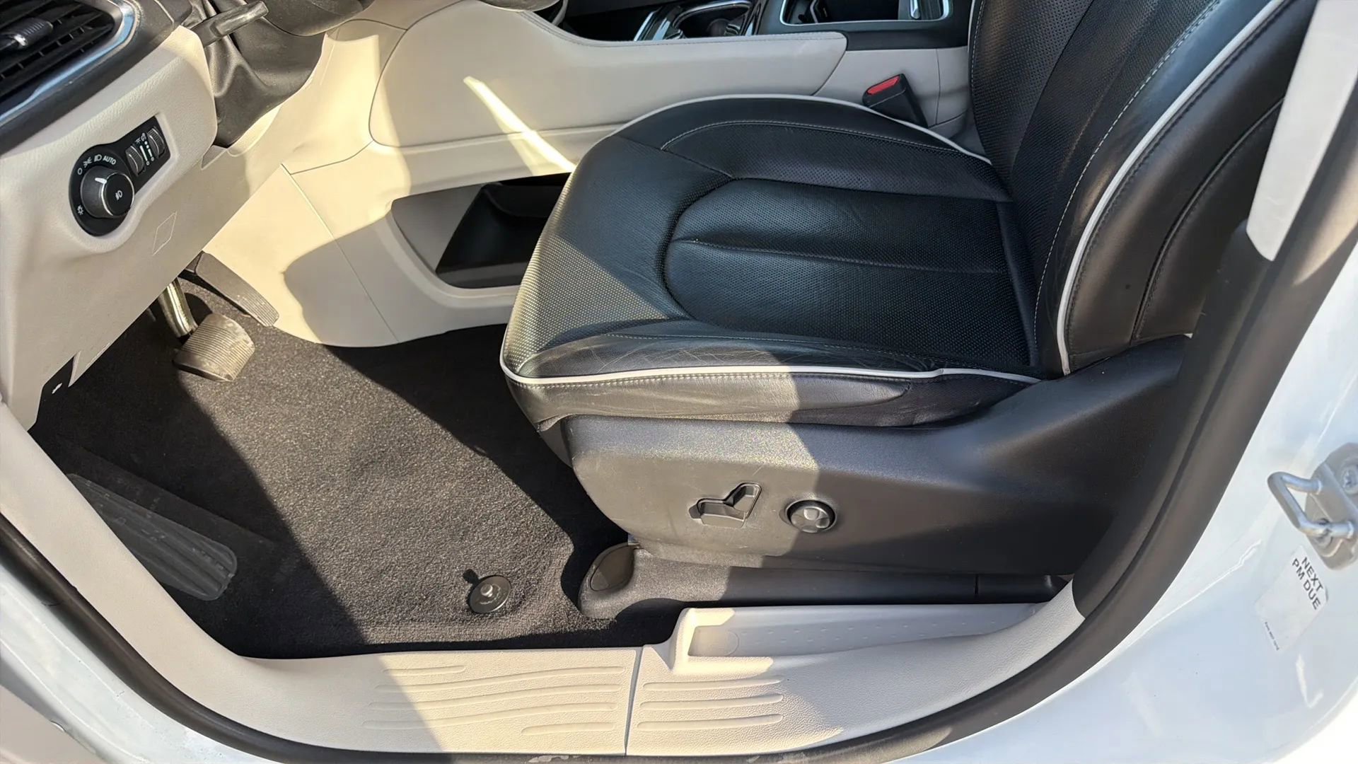 Used 2022 Chrysler Pacifica Limited image 57
