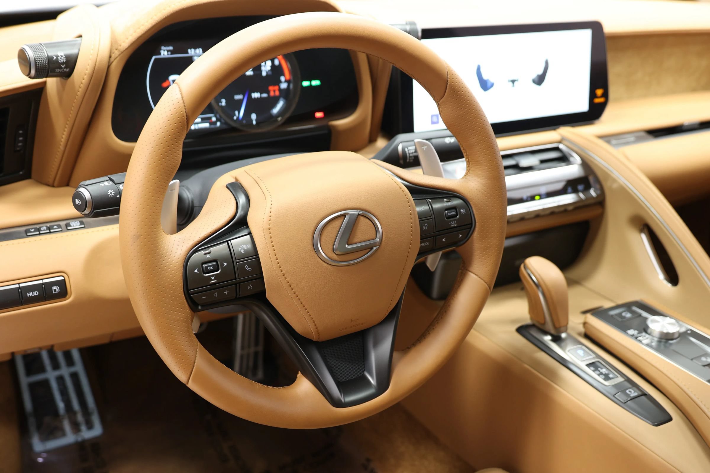 Used 2025 Lexus LC 500 Coupe w/ Touring Package RWD image 24