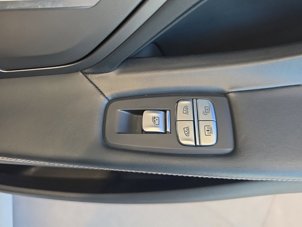Used 2022 BMW 740i w/ Premium Package RWD image 56