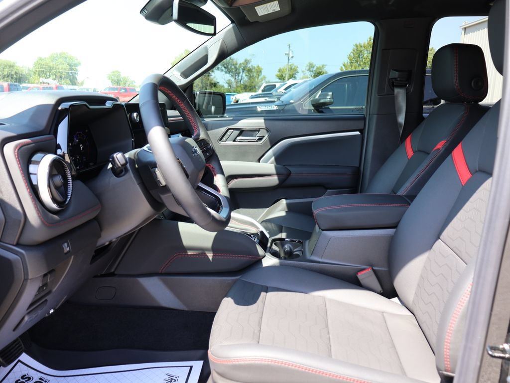 Used 2026 Chevrolet Colorado Z71 w/ Midnight Edition AWD/4WD image 21