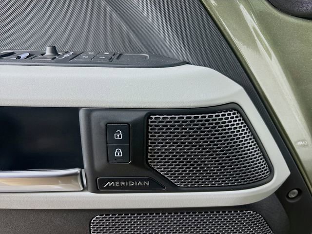 Used 2024 Land Rover Defender 110 S image 21