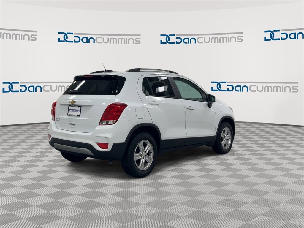 Used 2022 Chevrolet Trax LT w/ LT Convenience Package image 8