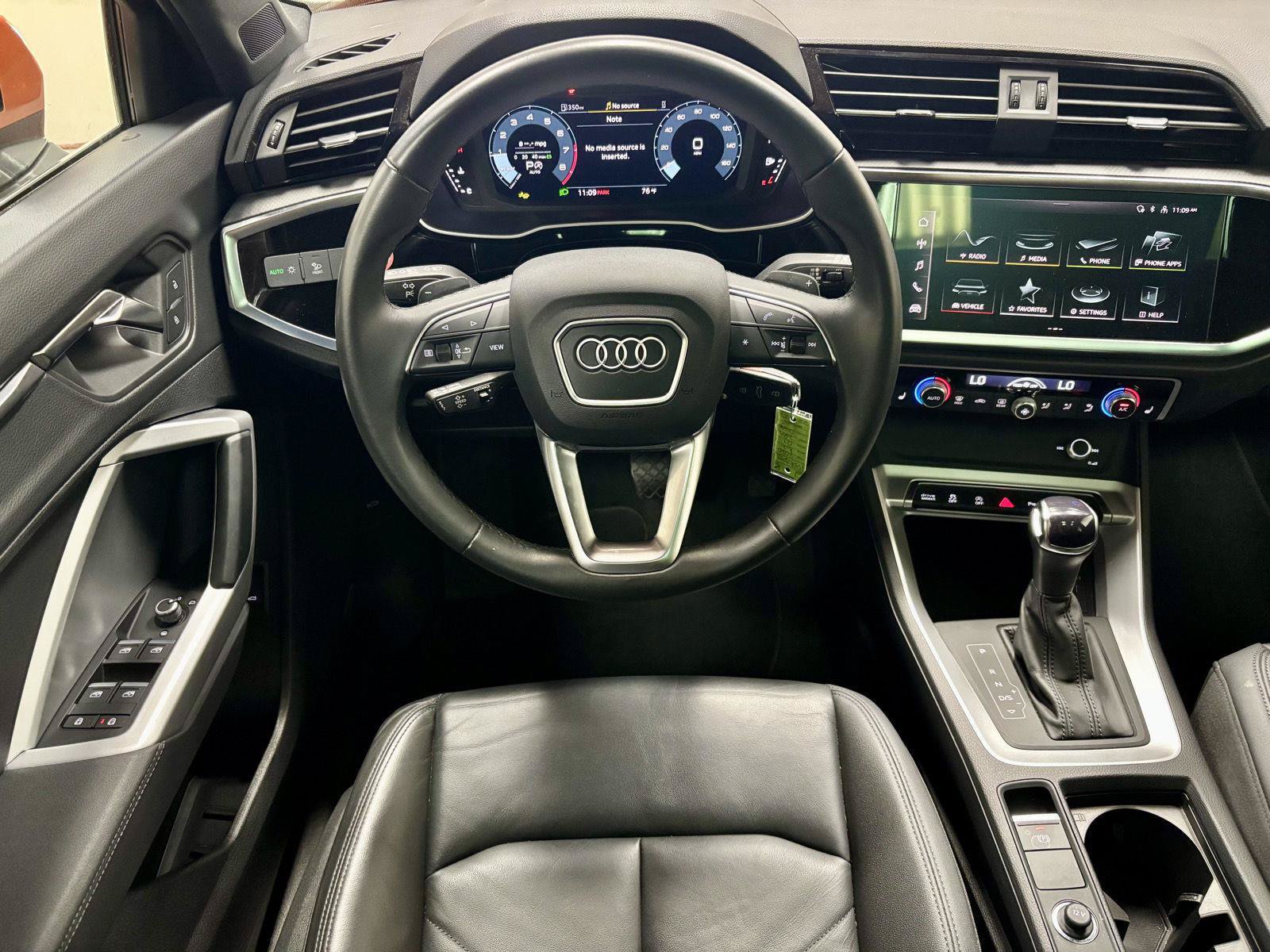 Used 2025 Audi Q3 2.0T Premium AWD/4WD image 2