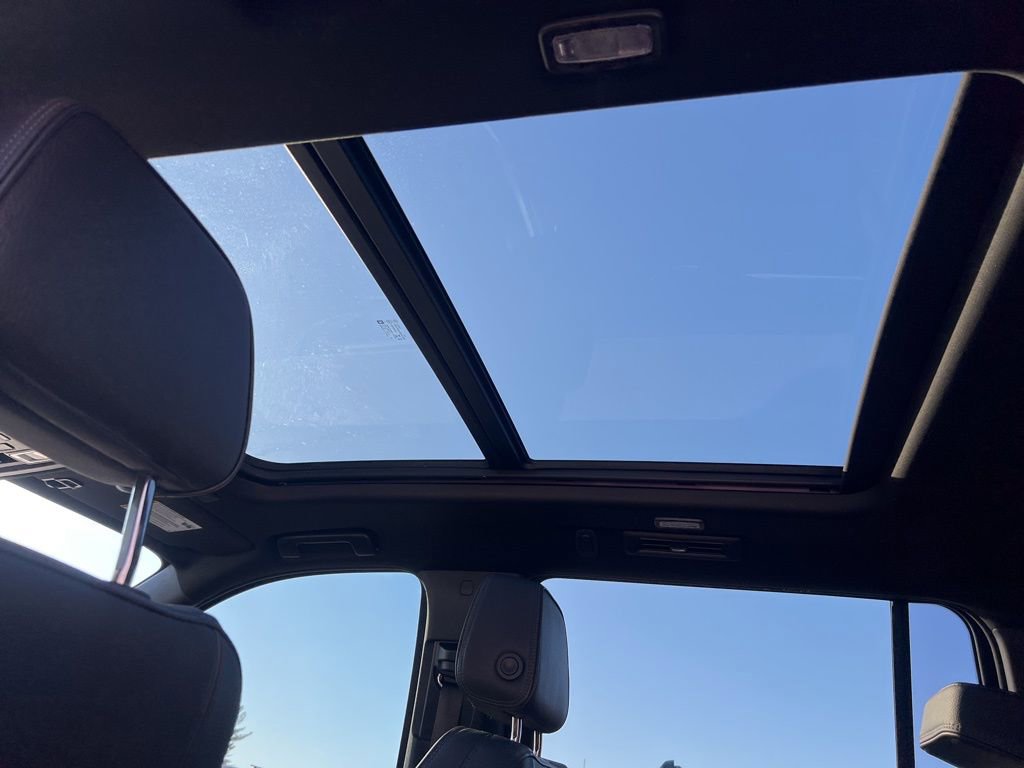 Used 2022 GMC Yukon XL Denali image 35