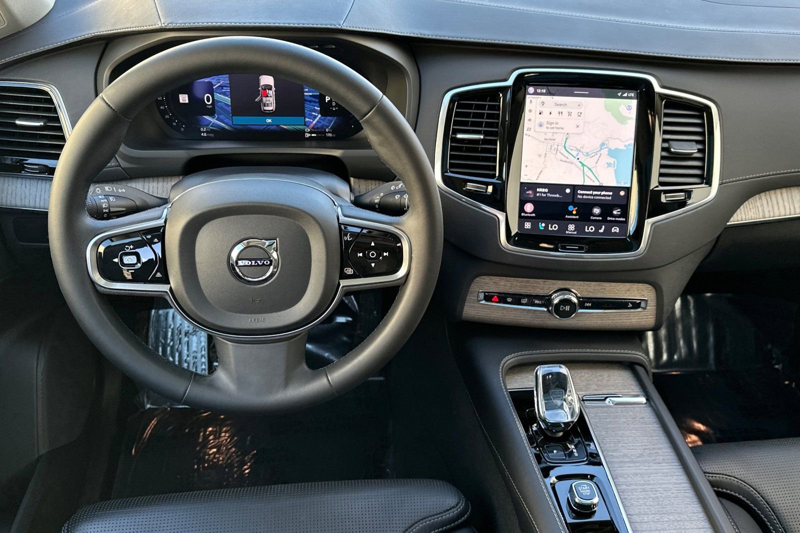 Used 2024 Volvo XC90 T8 Ultimate w/ Protection Package image 16