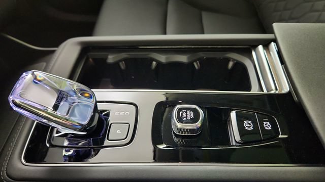 New 2026 Volvo XC90 B5 Core w/ Protection Package Premier AWD/4WD image 17