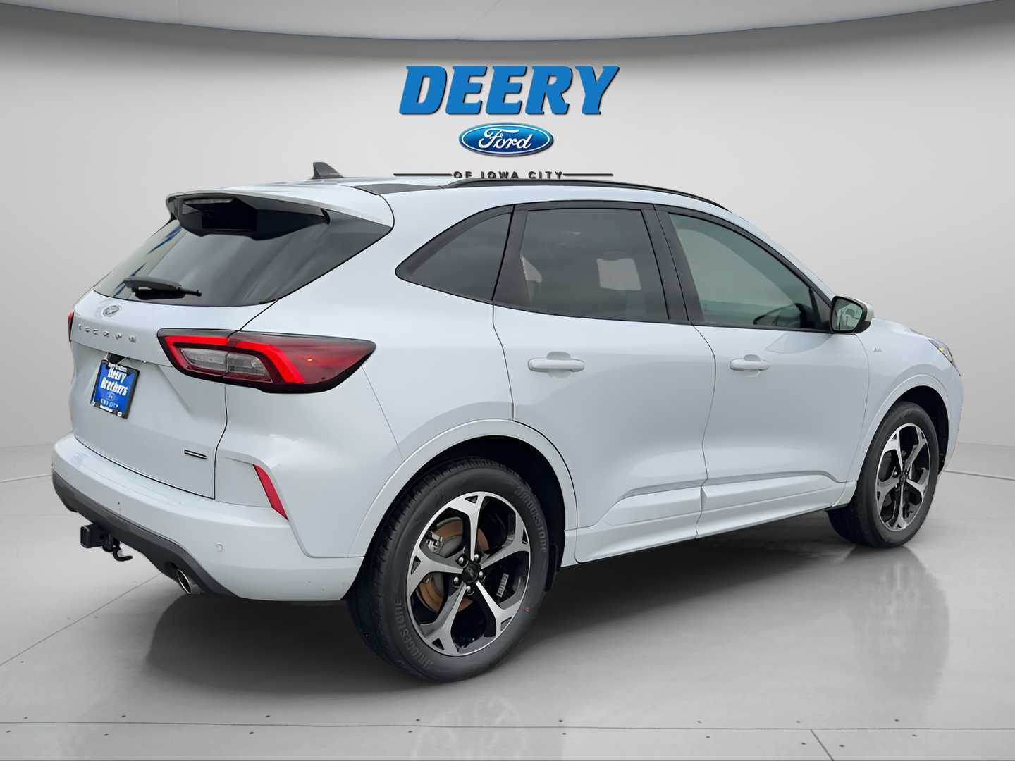 Used 2025 Ford Escape ST-Line Elite w/ Class II Trailer Tow Package image 6