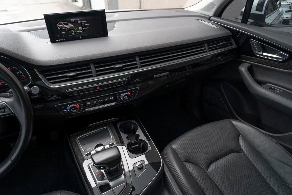 Used 2017 Audi Q7 3.0T Premium Plus w/ Premium Plus Package image 26