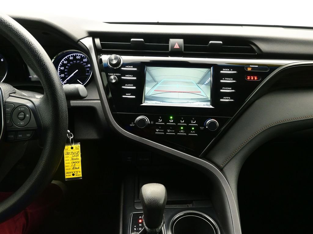 Used 2019 Toyota Camry LE image 21