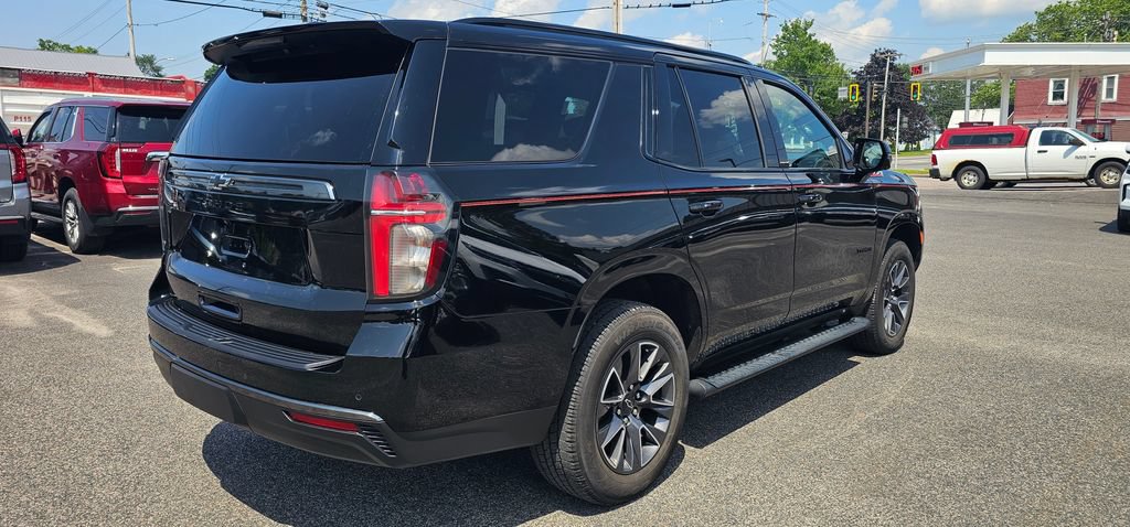 Certified 2022 Chevrolet Tahoe Z71 w/ Luxury Package AWD/4WD image 9