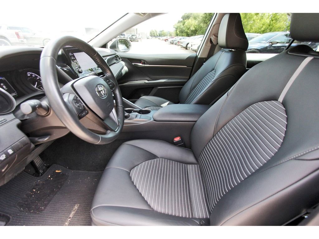 Used 2023 Toyota Camry SE w/ Convenience Package FWD image 13