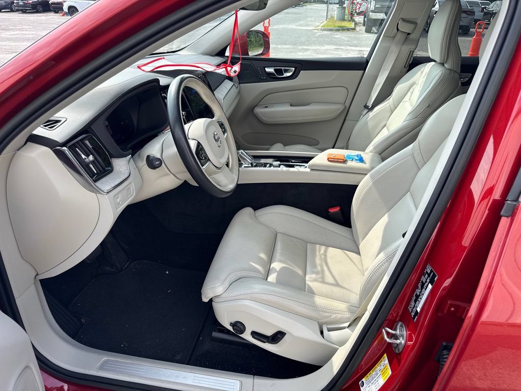 Used 2022 Volvo XC60 B5 Inscription w/ Advanced Package AWD/4WD image 10