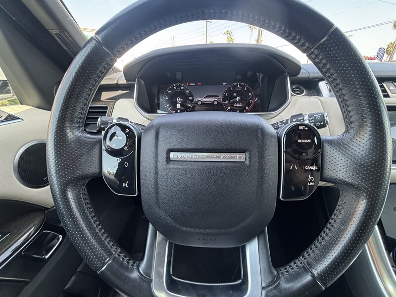 Used 2018 Land Rover Range Rover Sport HSE AWD/4WD image 35