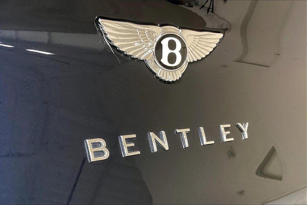 Used 2022 Bentley Bentayga image 18