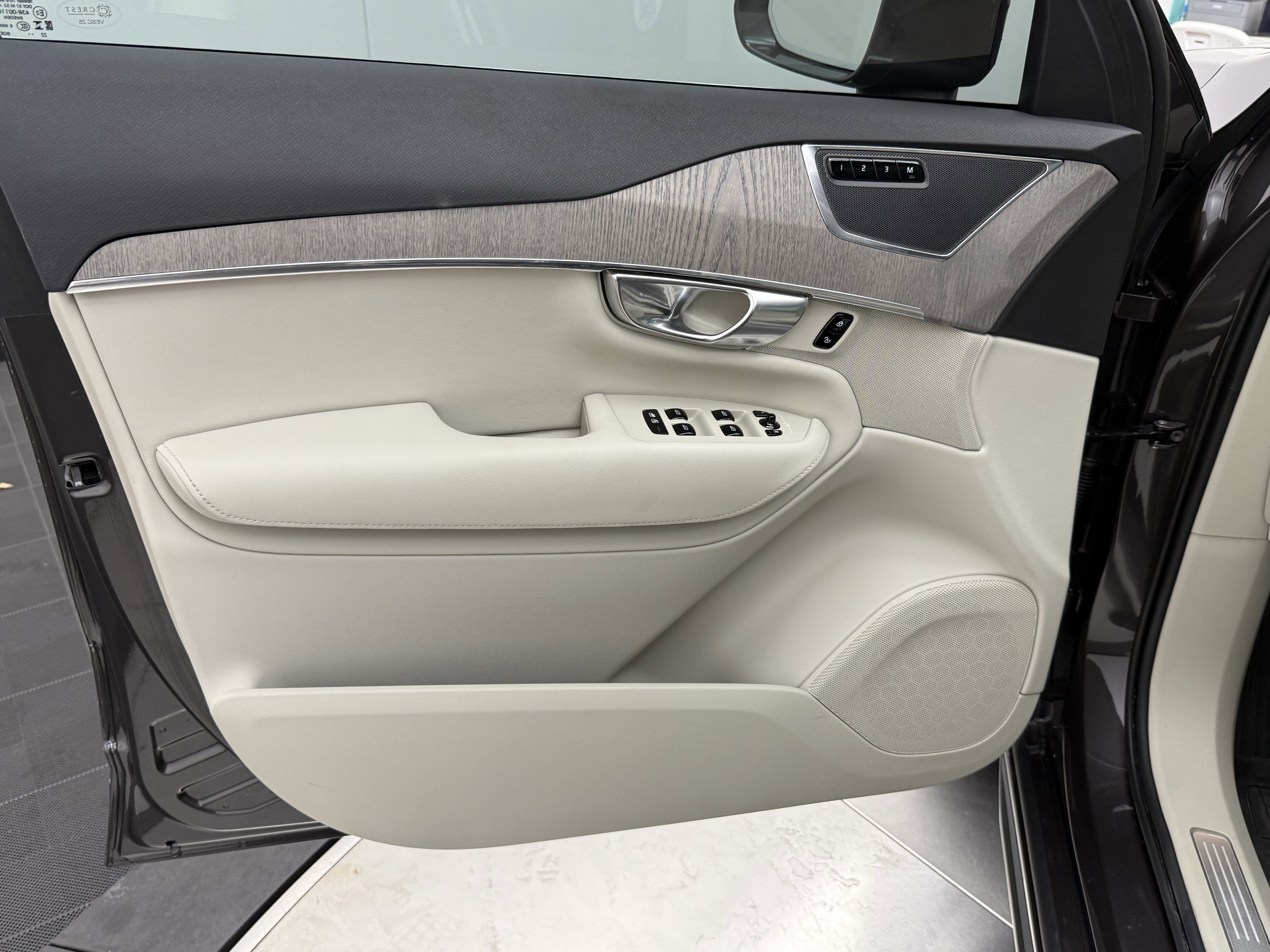 Certified 2023 Volvo XC90 B5 Plus w/ Protection Package Premier AWD/4WD image 10
