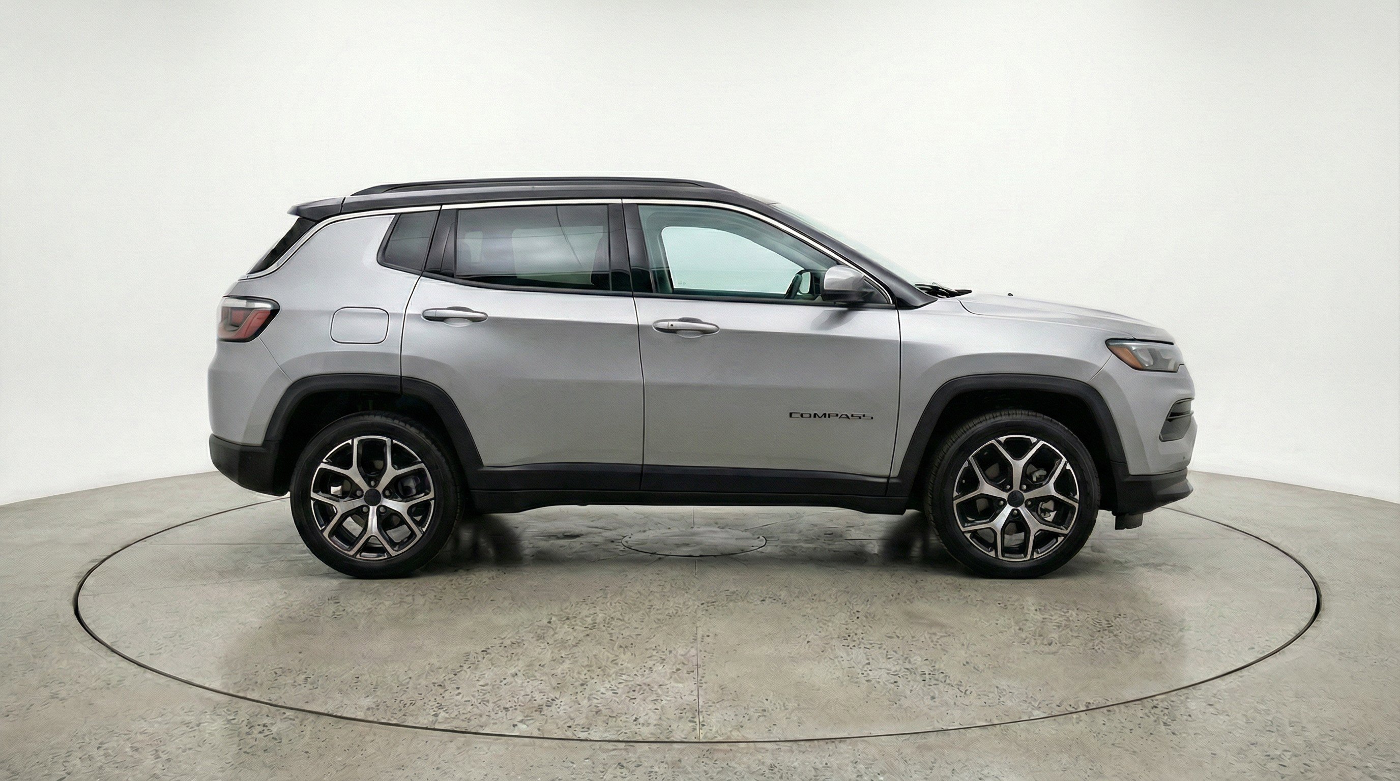 Used 2025 Jeep Compass Limited AWD/4WD image 11