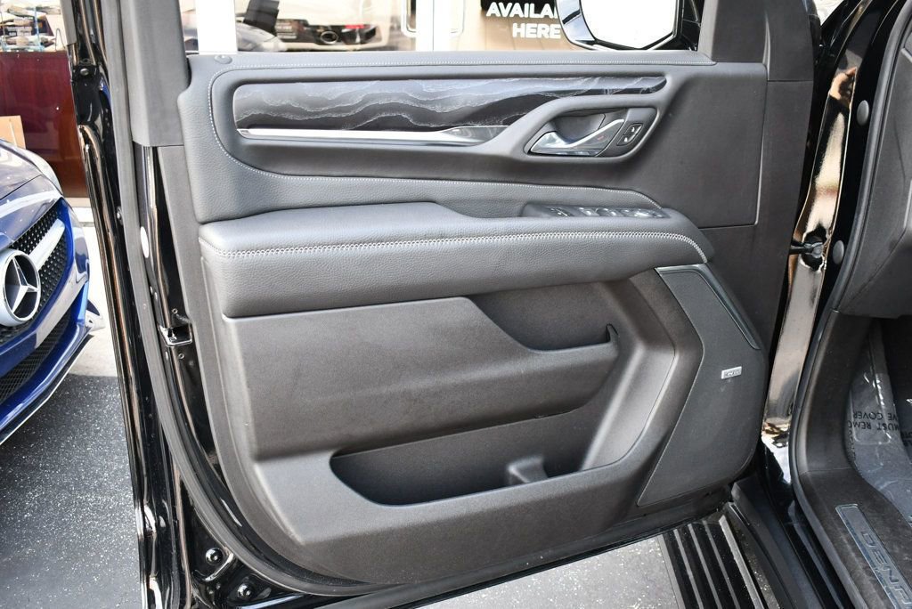 Used 2021 GMC Yukon Denali w/ Denali Premium Package image 14