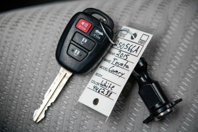 Used 2015 Toyota Camry LE image 18