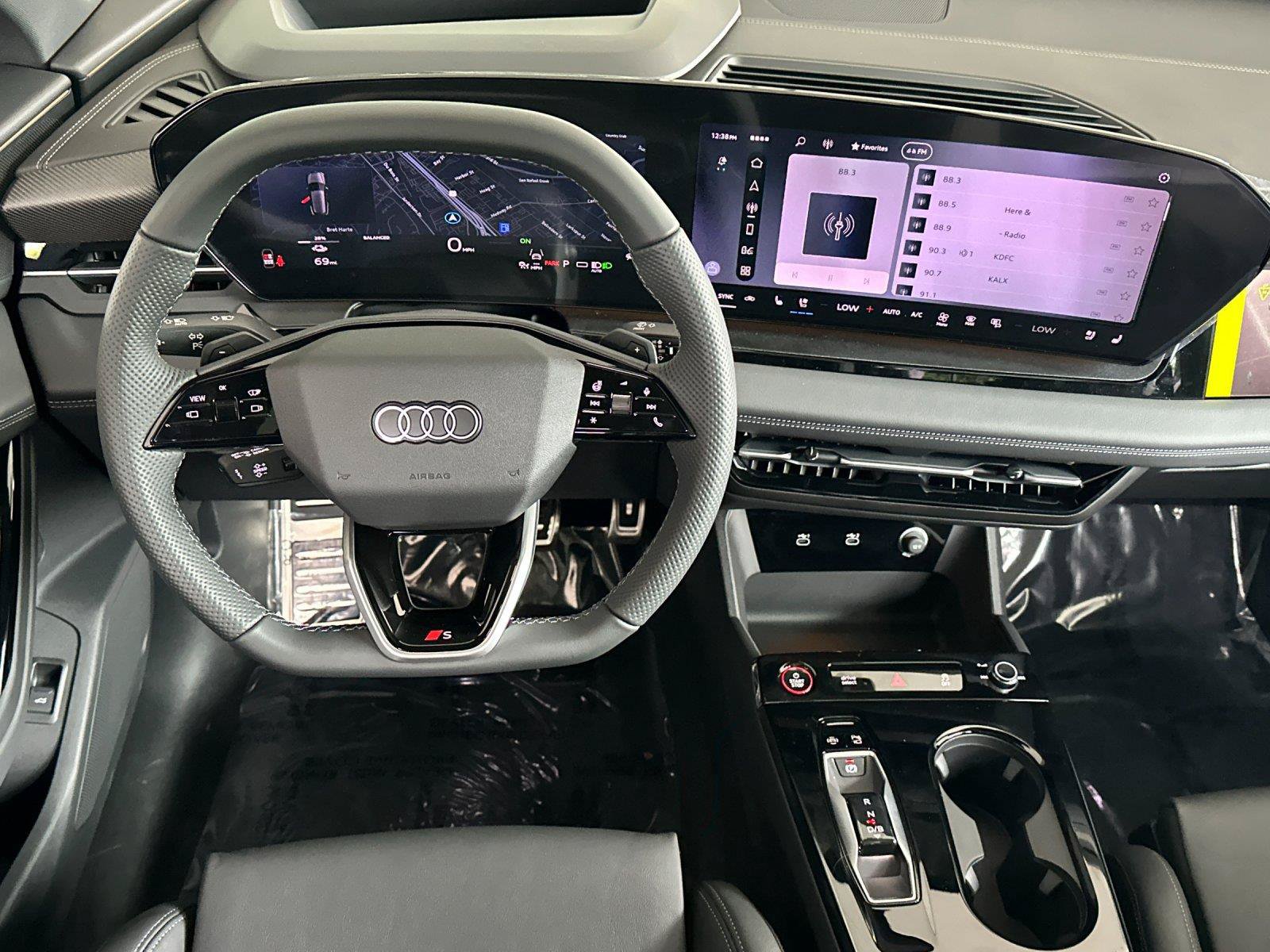 New 2027 Audi SQ6 e-tron Premium Plus AWD/4WD image 13