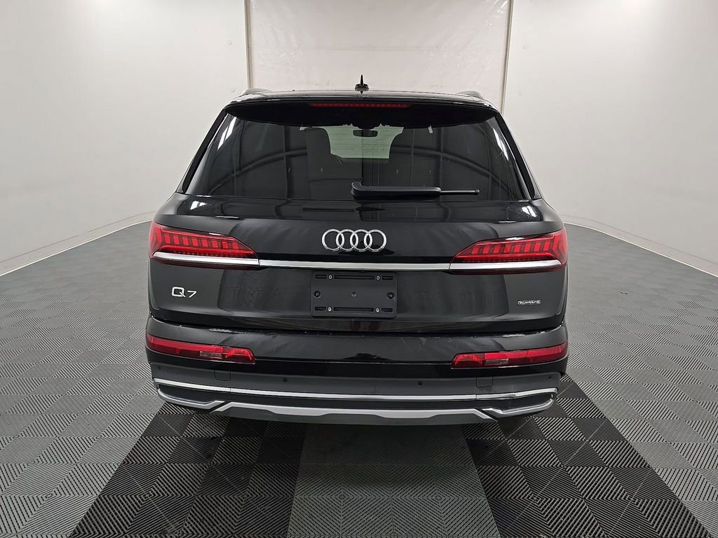 Used 2023 Audi Q7 2.0T Premium w/ Convenience Package AWD/4WD image 3