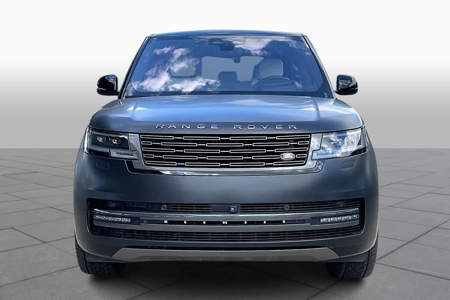 Used 2023 Land Rover Range Rover SE AWD/4WD image 3
