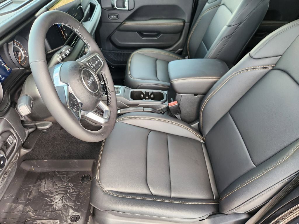 New 2025 Jeep Wrangler Unlimited Sahara AWD/4WD image 9