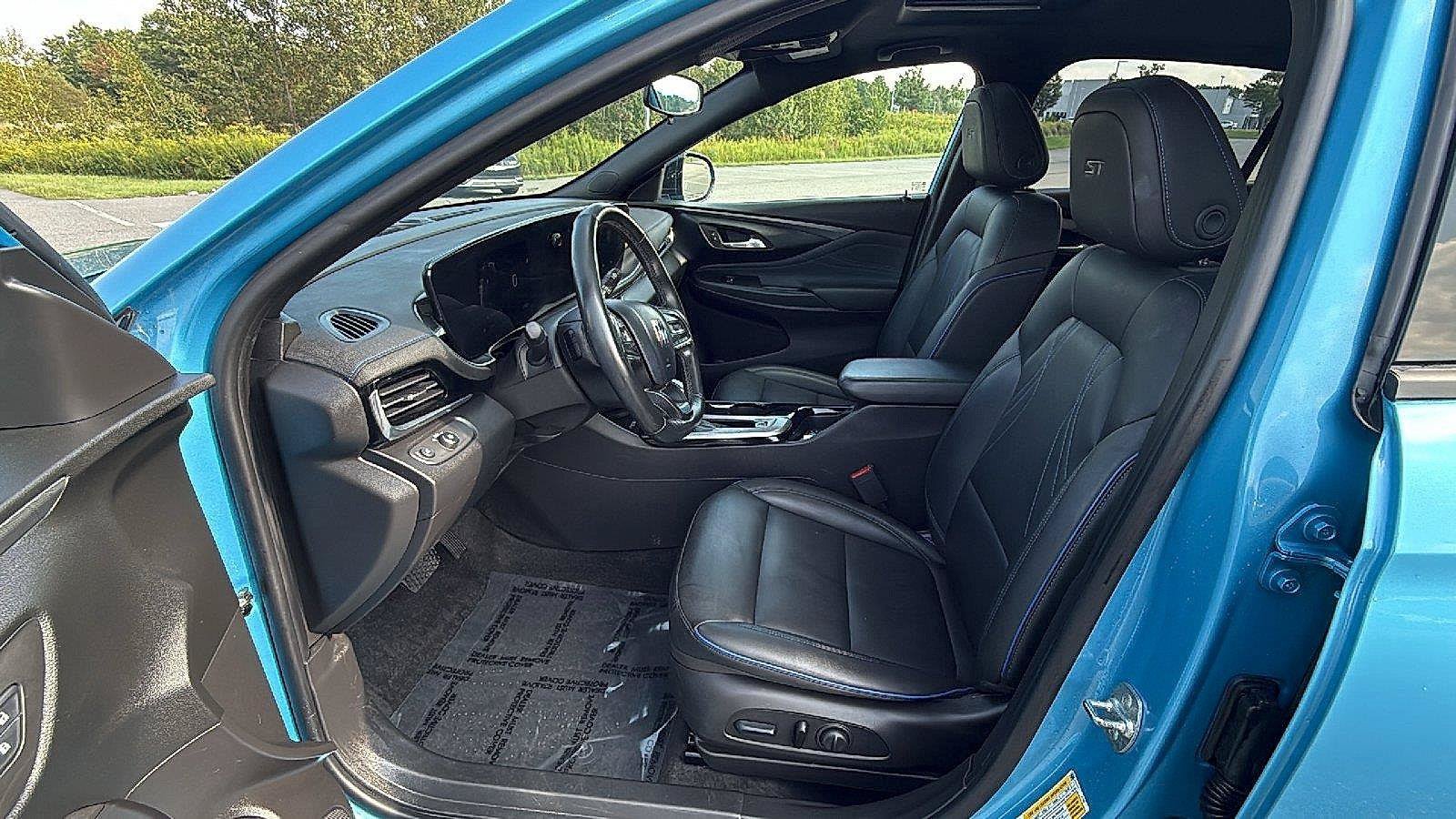 Used 2025 Buick Envista Sport Touring w/ Experience Buick Package FWD image 24
