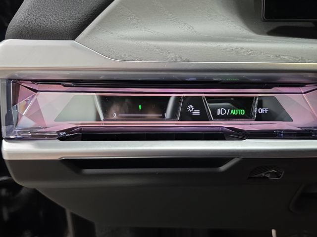 Certified 2026 BMW 740i xDrive AWD/4WD image 25