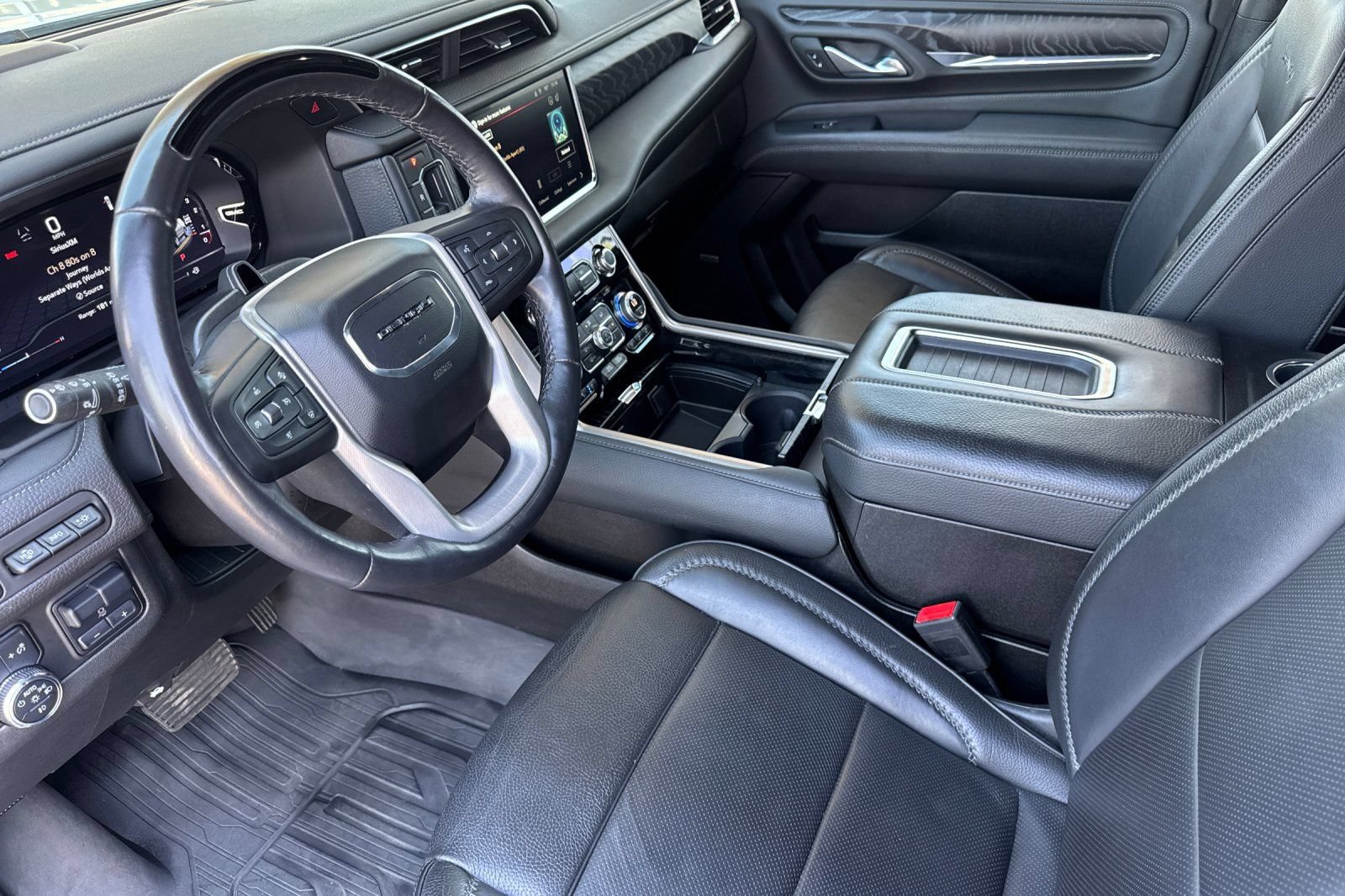 Certified 2023 GMC Yukon XL Denali w/ Advanced Technology Package AWD/4WD image 10