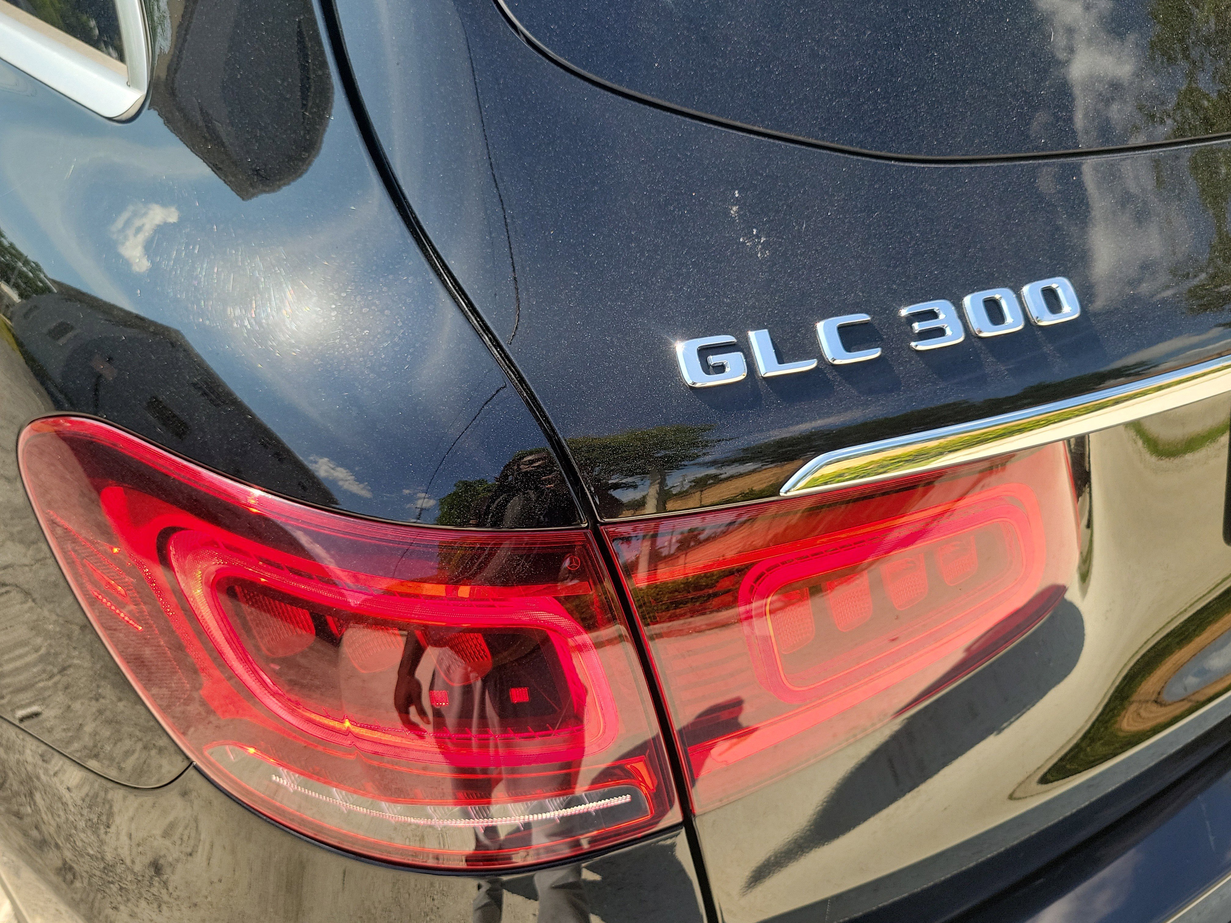 Used 2020 Mercedes-Benz GLC 300 w/ Premium Package image 6