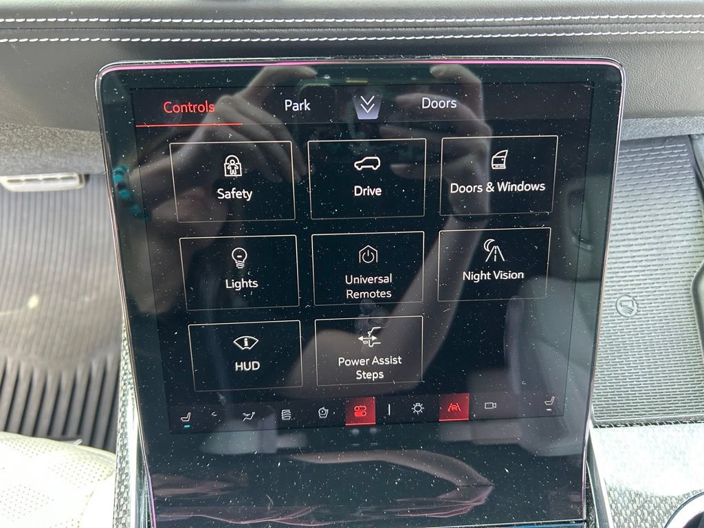 Used 2025 Cadillac Escalade V AWD/4WD image 40
