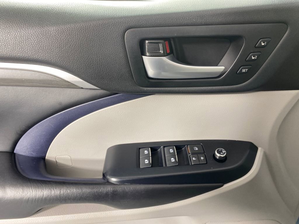 Certified 2019 Toyota Highlander Limited image 12
