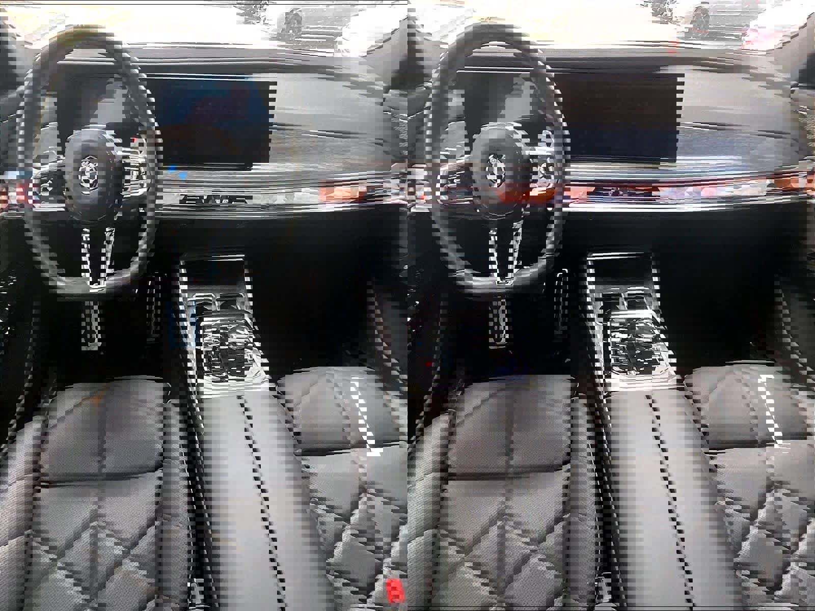 Used 2023 BMW 740i image 14