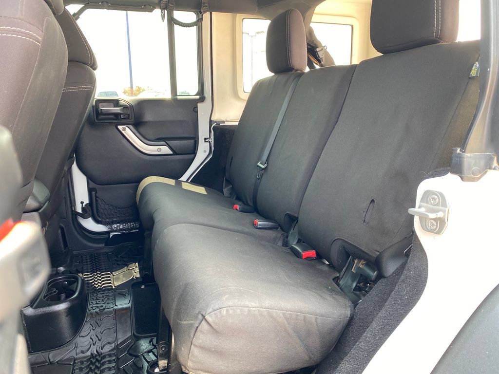 Used 2014 Jeep Wrangler Unlimited Rubicon w/ Connectivity Group AWD/4WD image 23