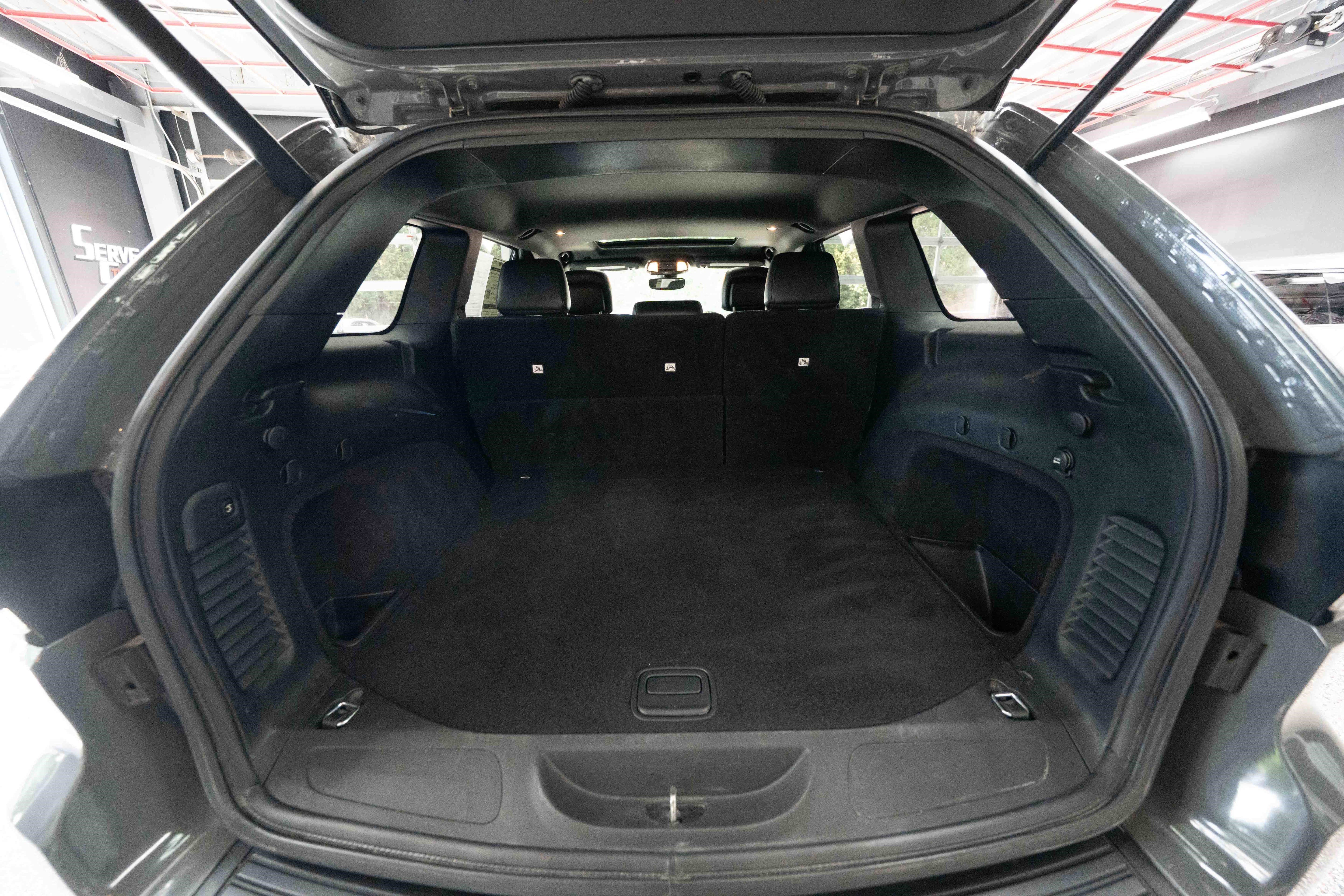 Used 2019 Jeep Grand Cherokee Altitude AWD/4WD image 27