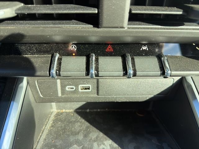 Used 2024 Chevrolet Colorado Trail Boss w/ Advanced Trailering Package AWD/4WD image 17