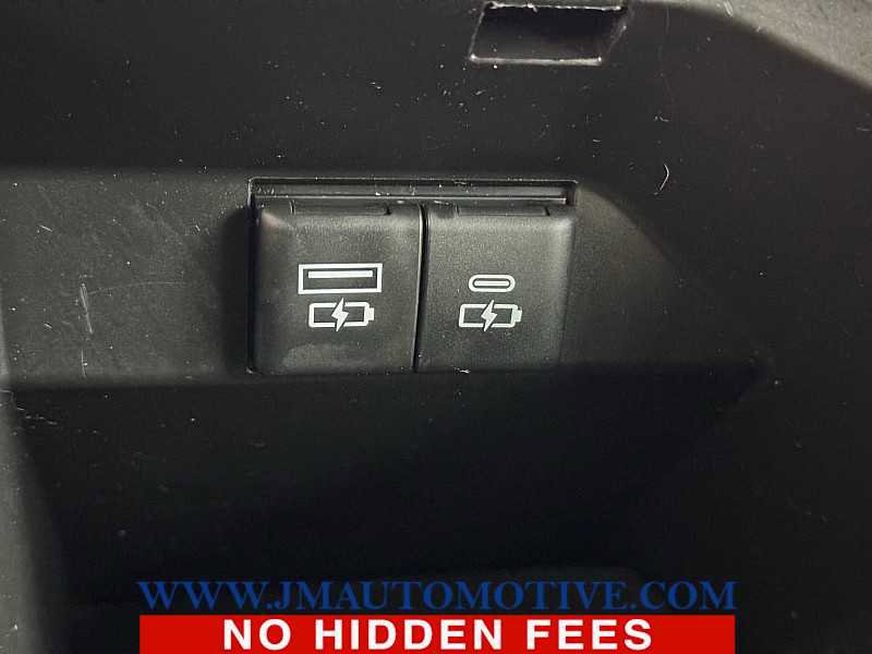 Used 2023 Toyota Camry SE w/ Blackout Package (TMS) image 37