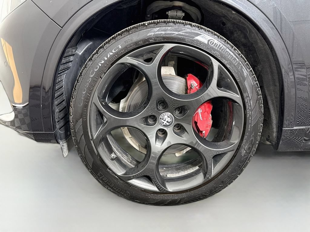 Used 2025 Alfa Romeo Stelvio Sprint w/ Veloce Package AWD/4WD image 31