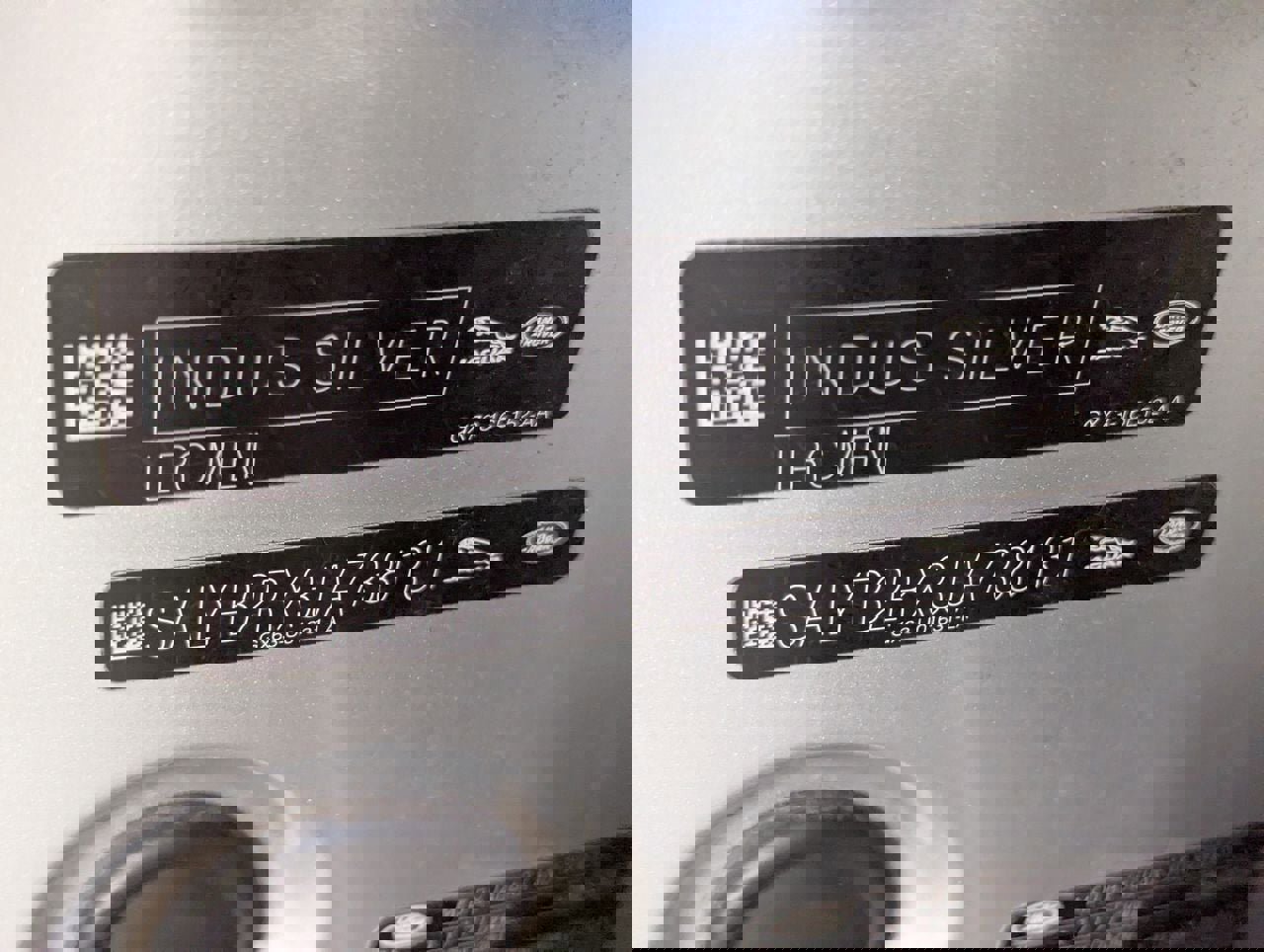 Used 2018 Land Rover Range Rover Velar S AWD/4WD image 32