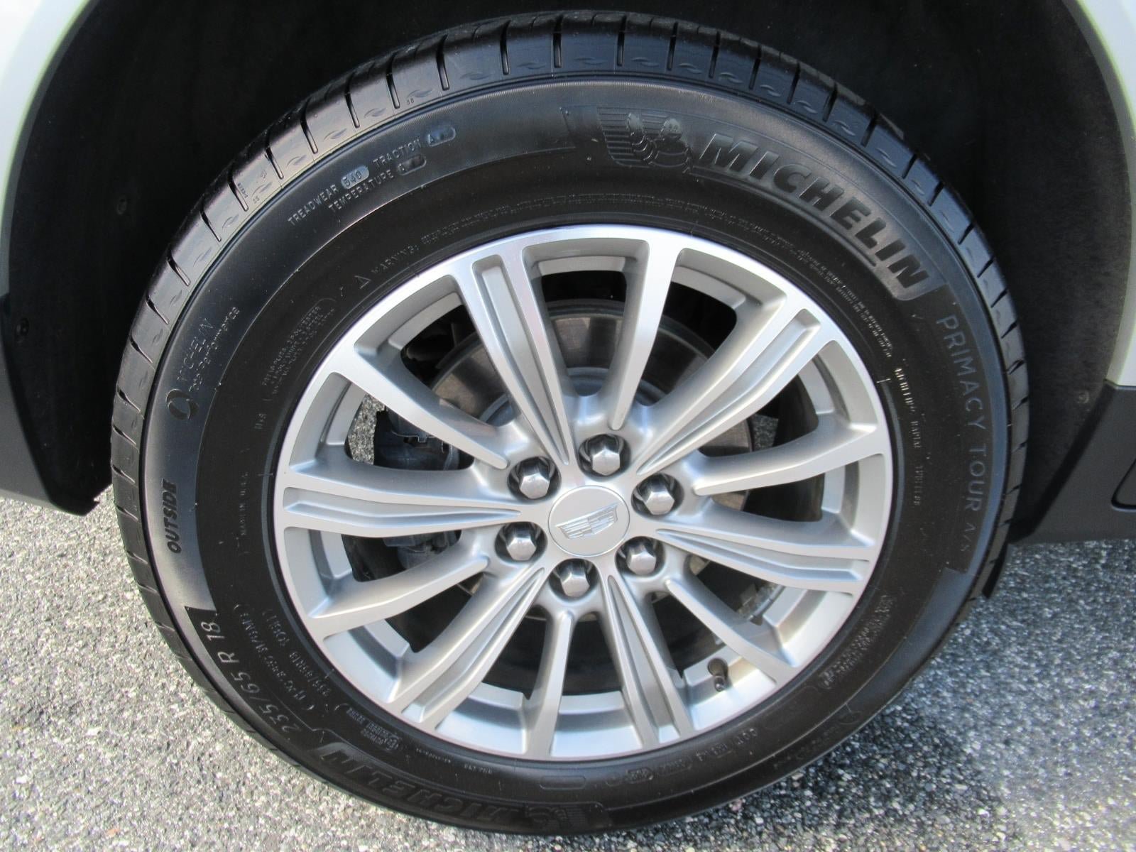 Used 2017 Cadillac XT5 Luxury w/ Driver Awareness Package FWD image 8