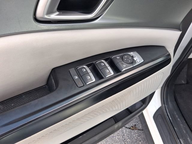 Used 2023 Kia Carnival LX image 13